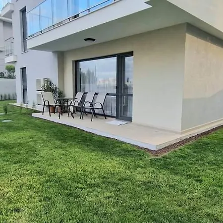 Апартамент Gg Garden Deluxe *
