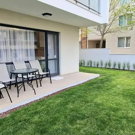 Апартамент Gg Garden Deluxe