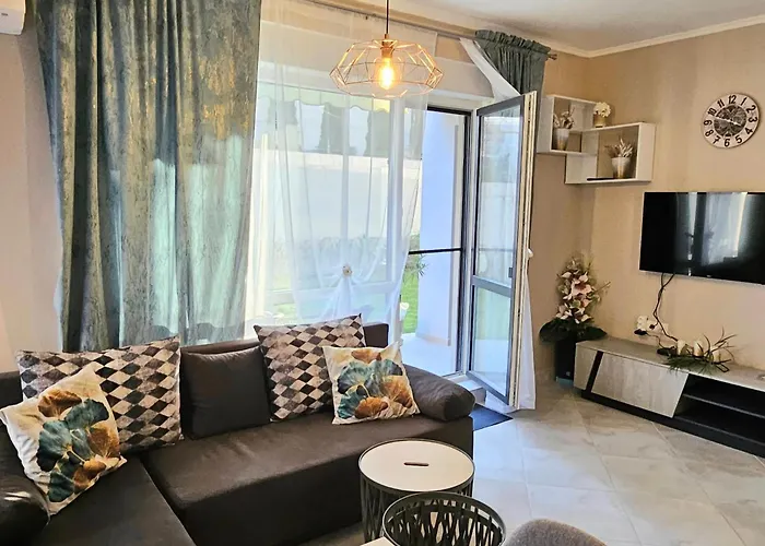 Gg Garden Deluxe Chernomorets